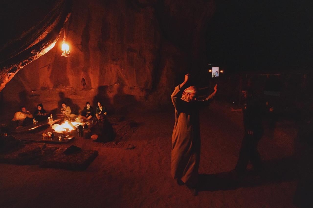 Готель Bedouin Nights Camp Ваді-Рам Екстер'єр фото