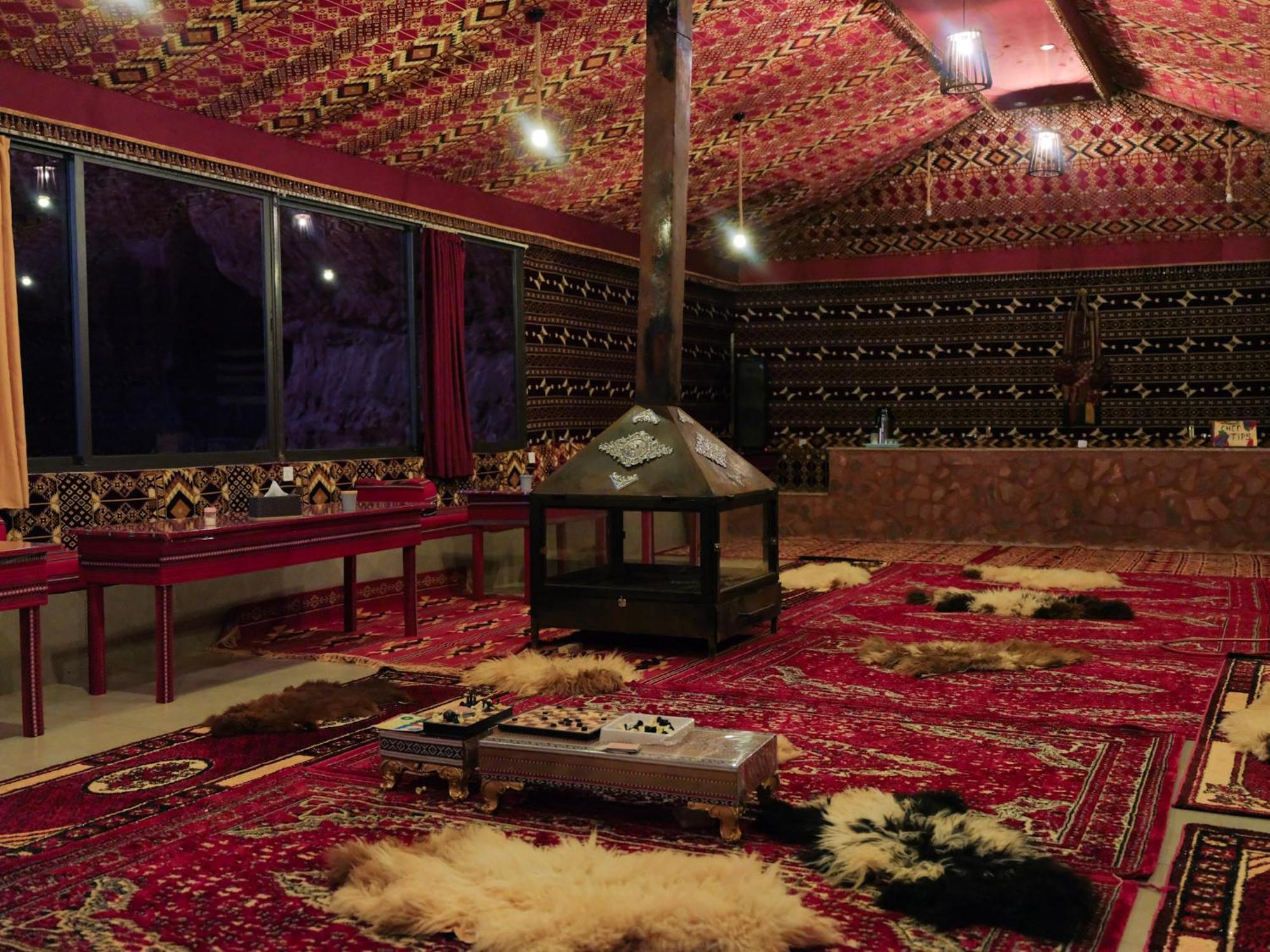 Готель Bedouin Nights Camp Ваді-Рам Екстер'єр фото