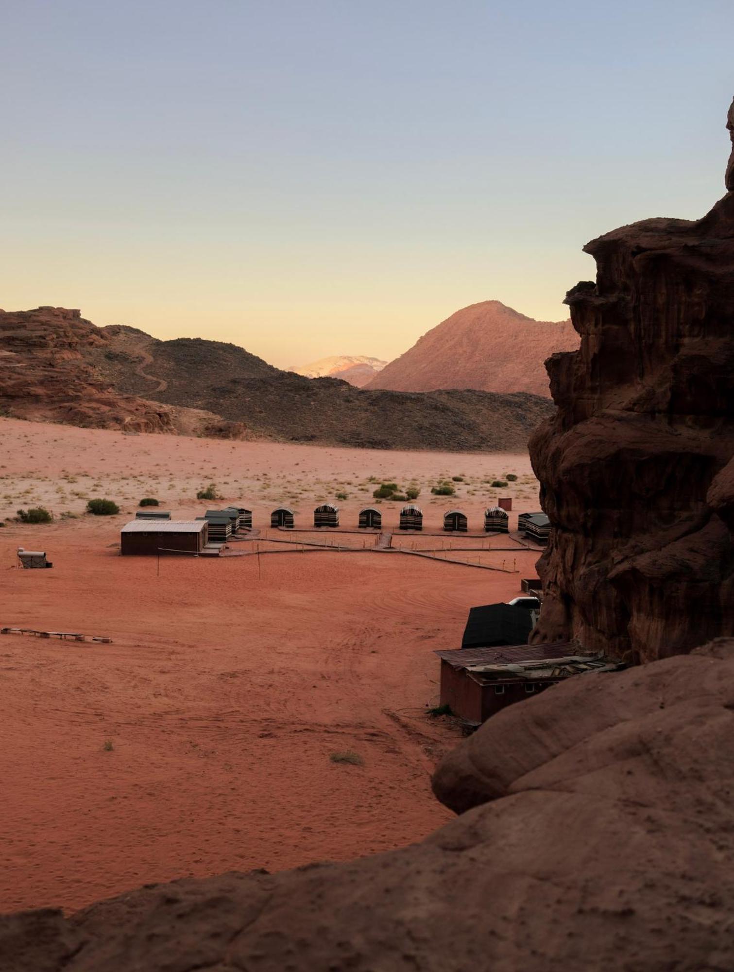 Готель Bedouin Nights Camp Ваді-Рам Екстер'єр фото